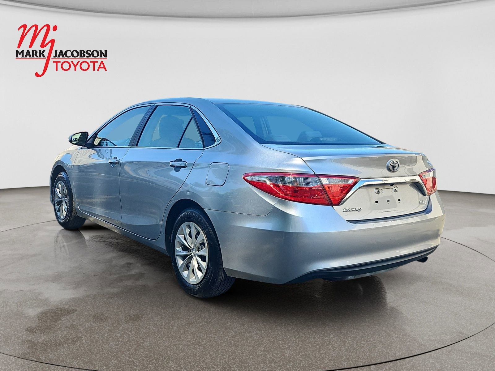 Used 2017 Toyota Camry LE w/ Four Season Floor Mat Package FWD image 8