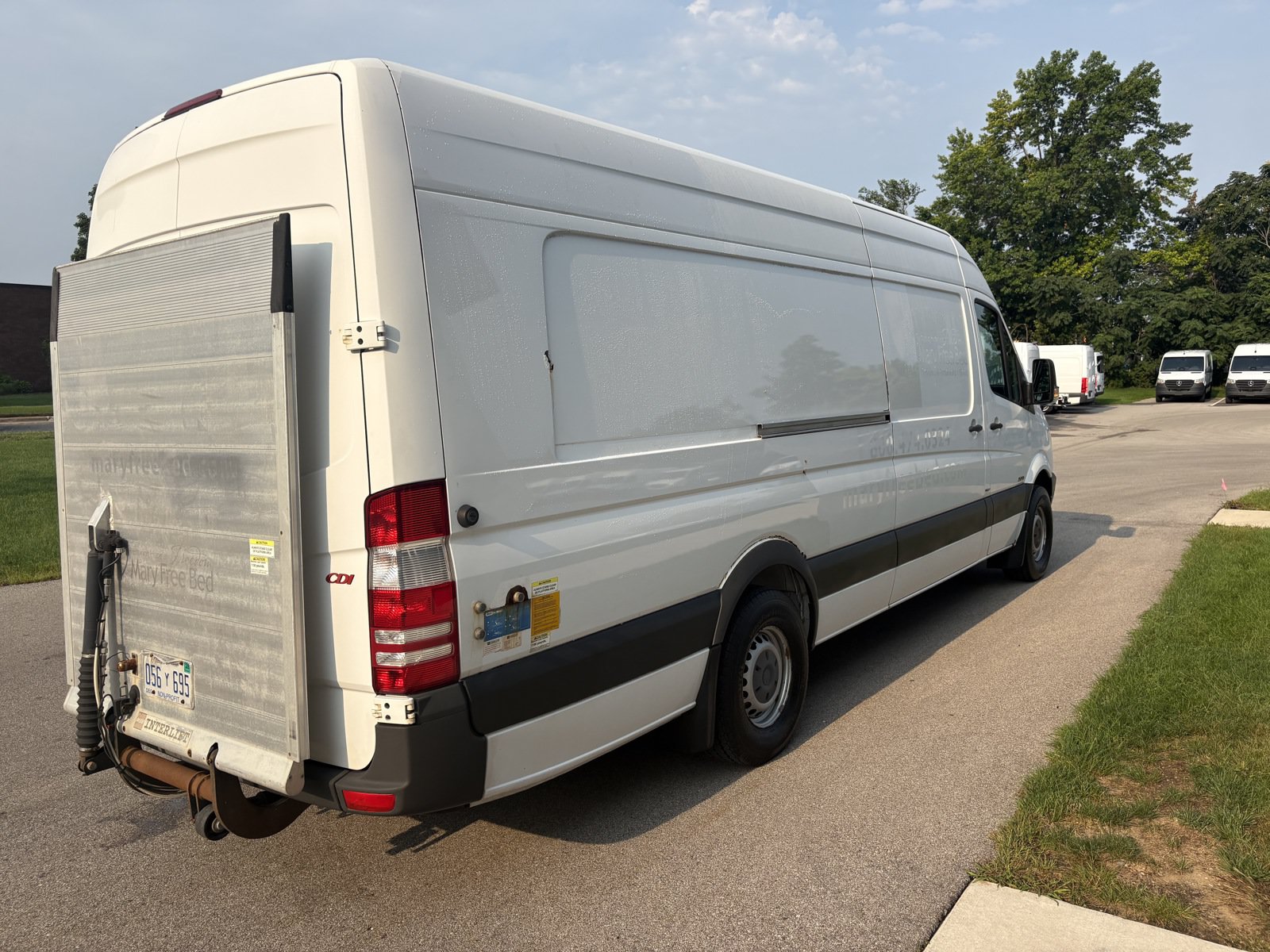 Used 2010 Freightliner Sprinter 2500 RWD image 3