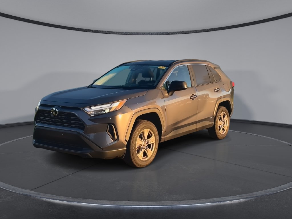 Certified 2025 Toyota RAV4 LE AWD/4WD image 4