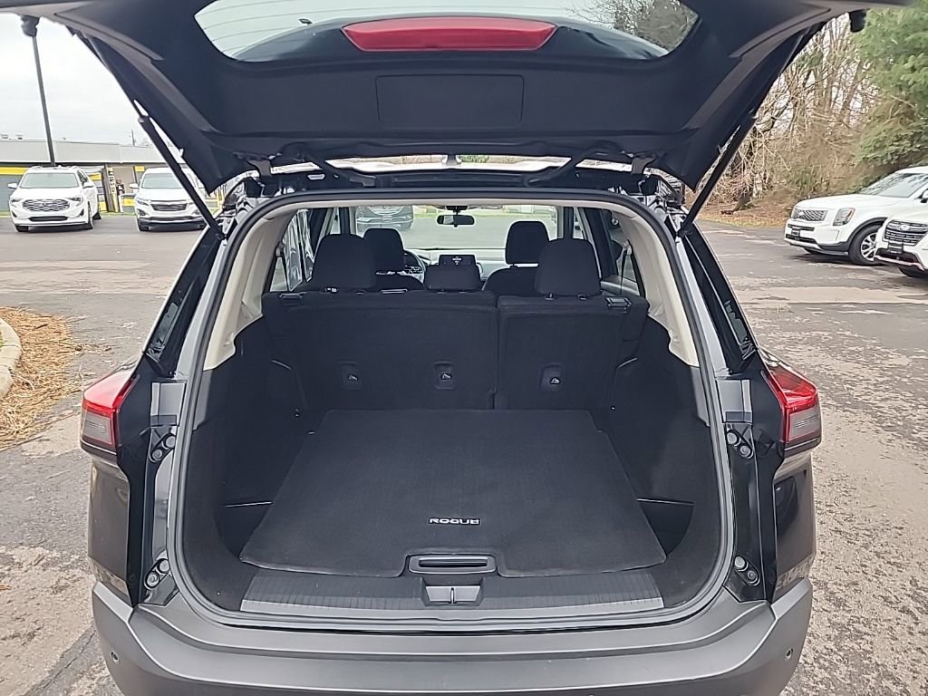 Used 2023 Nissan Rogue S image 11