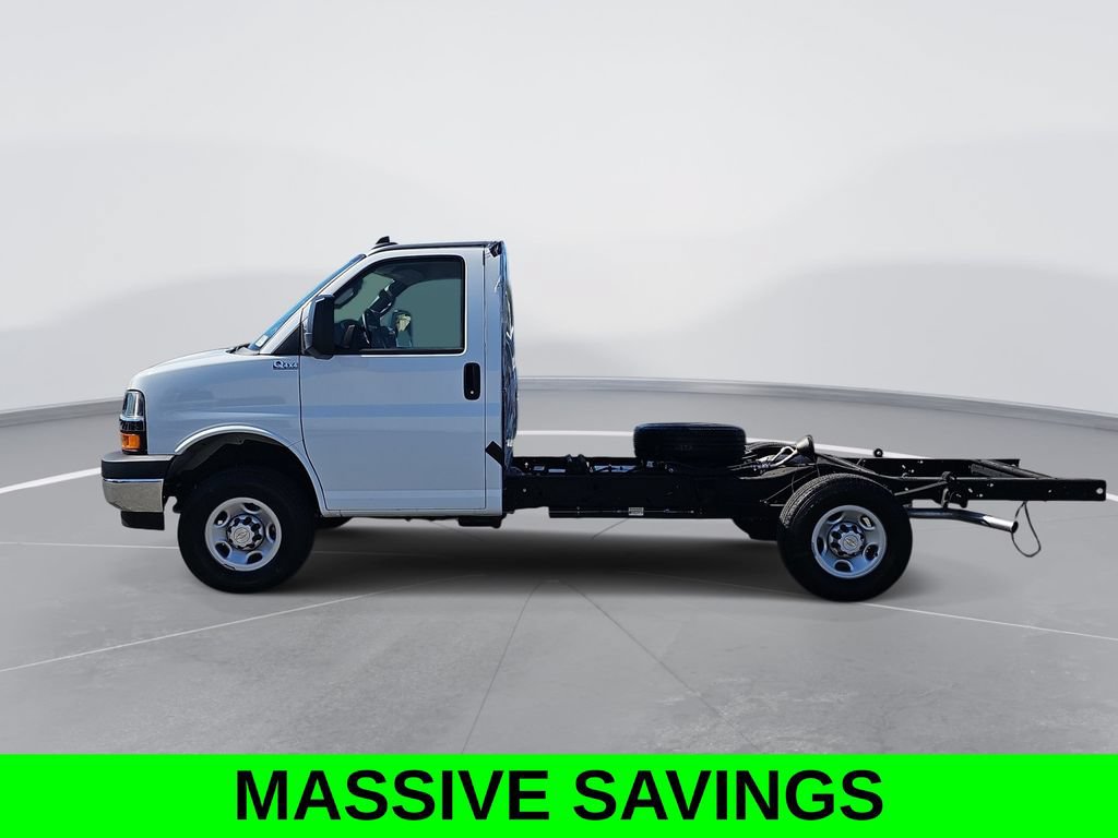 New 2023 Chevrolet Express 3500 w/ Power Convenience Package RWD image 4