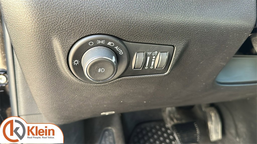 Used 2024 Jeep Compass Trailhawk w/ Trailhawk Elite Group image 16