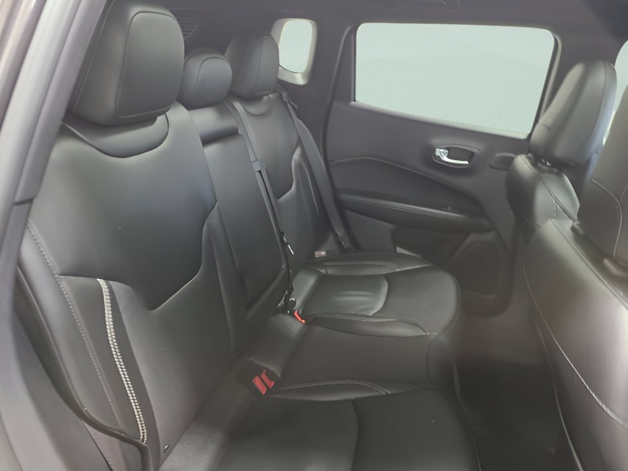 Used 2021 Jeep Compass Latitude w/ Sun and Sound Group AWD/4WD image 17