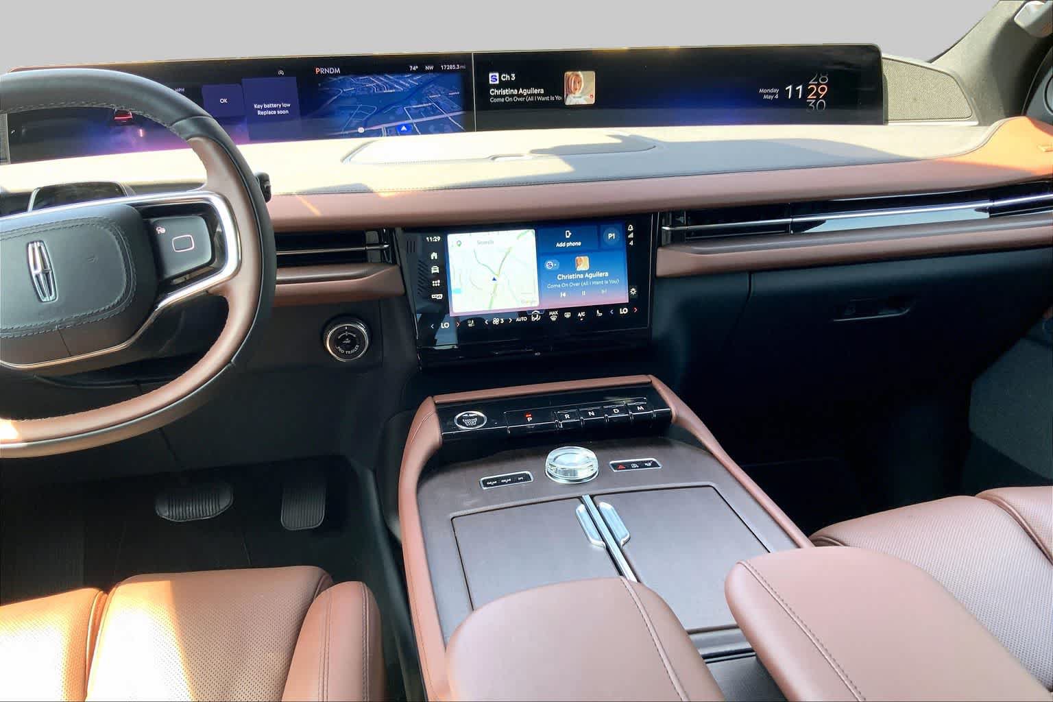 Used 2025 Lincoln Navigator Reserve AWD/4WD image 7