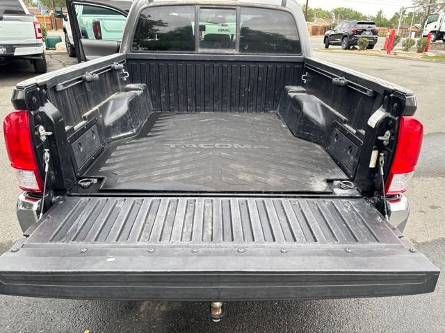 Used 2017 Toyota Tacoma TRD Off-Road AWD/4WD image 32