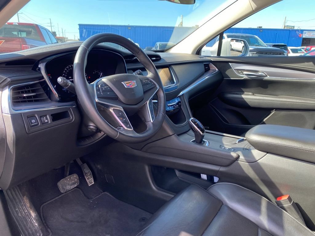 Used 2017 Cadillac XT5 Luxury w/ Driver Awareness Package AWD/4WD image 9