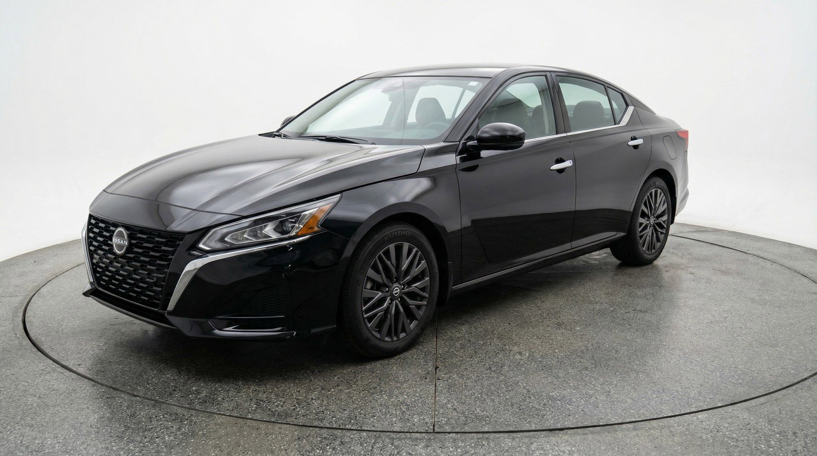 Used 2025 Nissan Altima 2.5 SV image 3