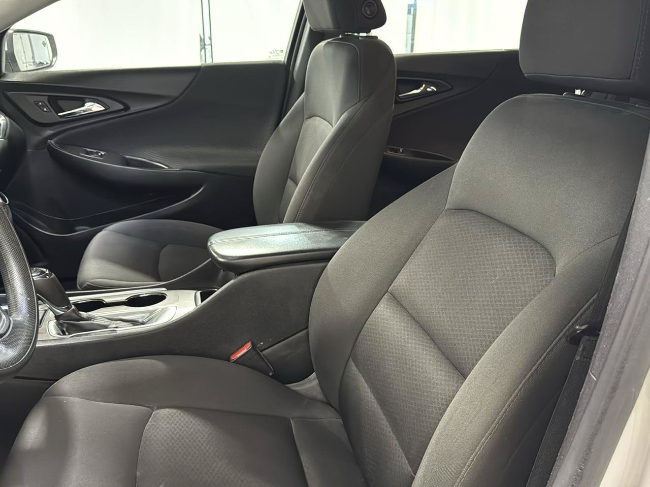 Used 2020 Chevrolet Malibu LT FWD image 16