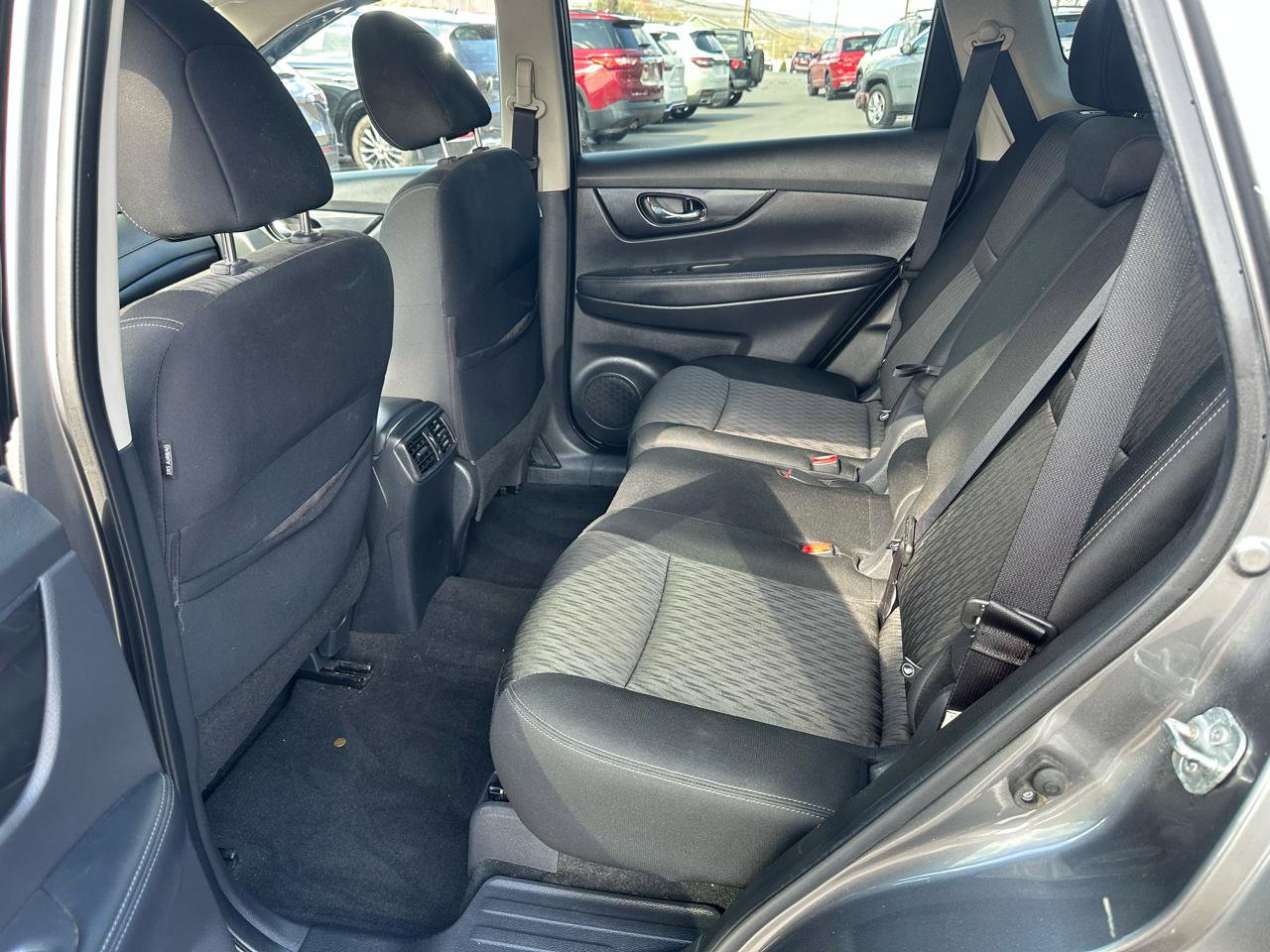Used 2020 Nissan Rogue SV AWD/4WD image 29