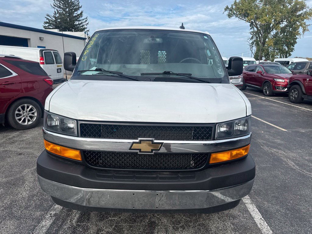 Used 2025 Chevrolet Express 2500 w/ Driver Convenience Package RWD image 9