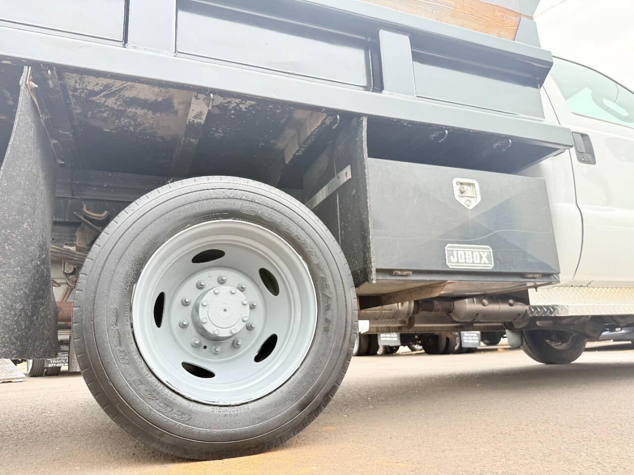 Used 2006 Ford F450 2WD Regular Cab Super Duty image 14