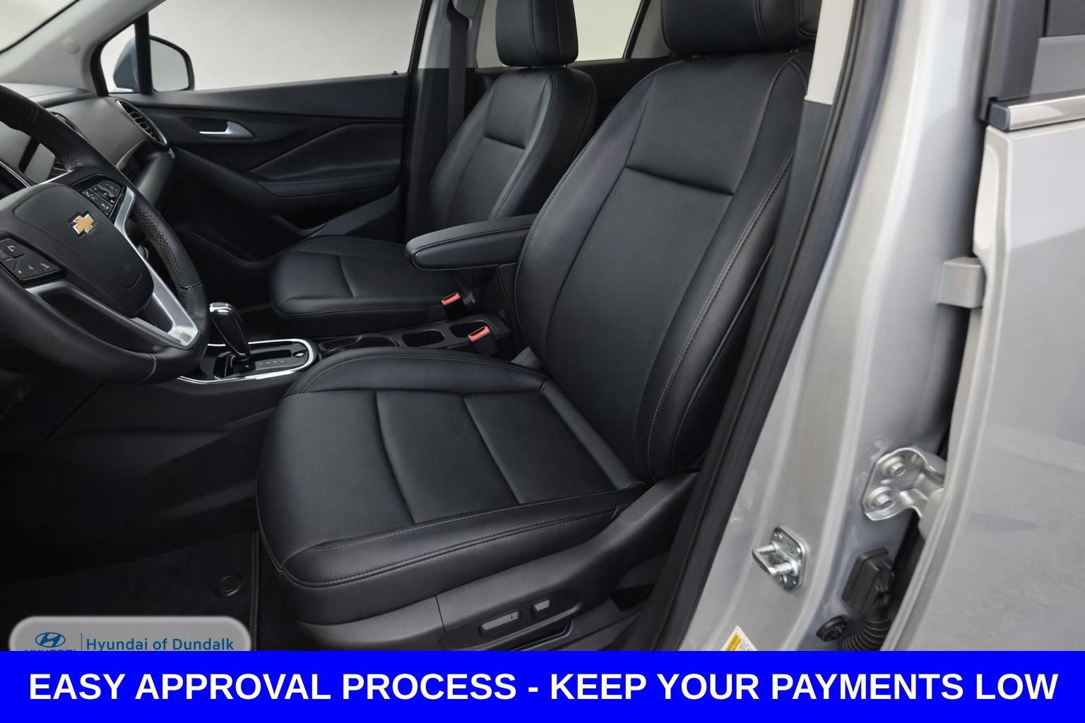 Used 2018 Chevrolet Trax LT w/ LT Convenience Package FWD image 12
