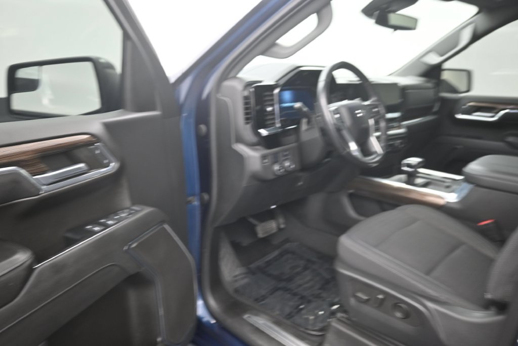 Used 2023 Chevrolet Silverado 1500 RST w/ LPO, Dark Essentials Package RWD image 10