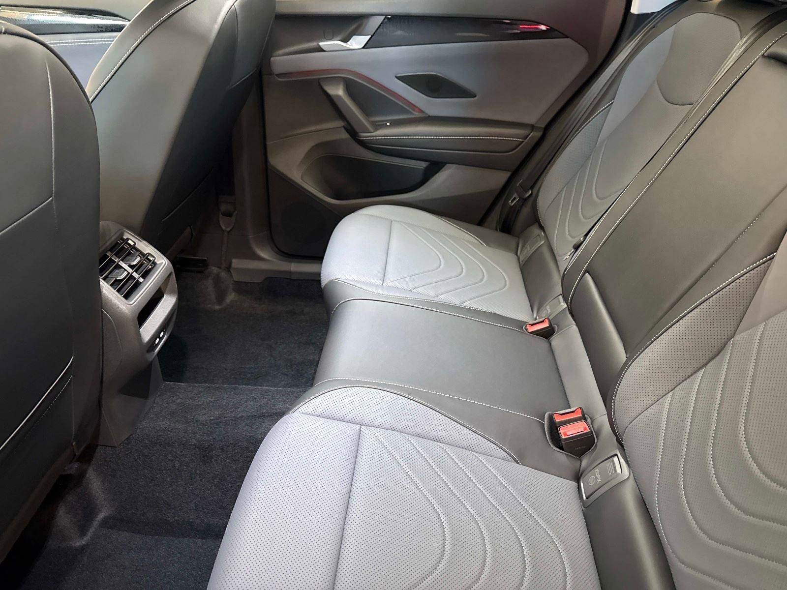 New 2026 Volkswagen Tiguan SE image 13