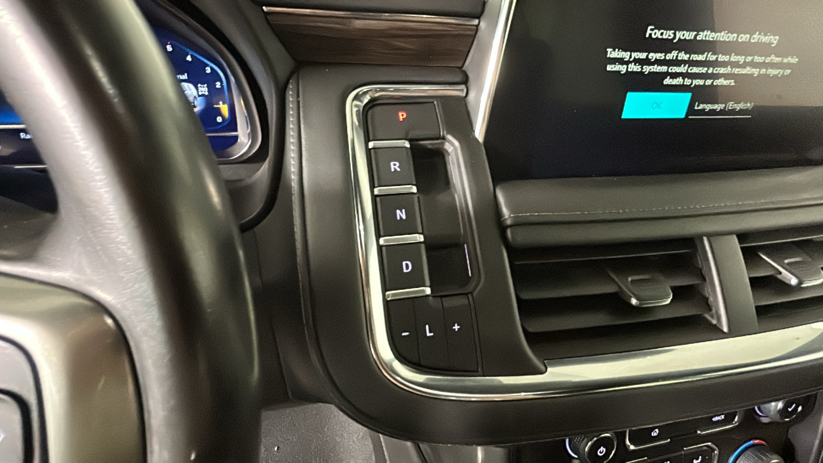 Used 2022 Chevrolet Suburban LT AWD/4WD image 25