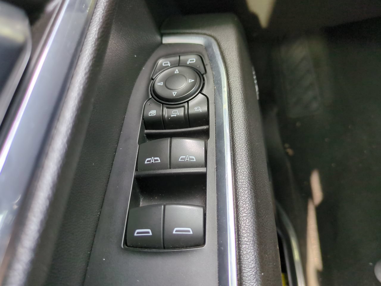 Used 2024 Chevrolet Silverado 2500 LTZ w/ LTZ Plus Package AWD/4WD image 23