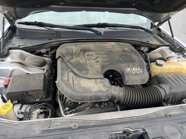 Used 2016 Chrysler 300 C RWD image 27