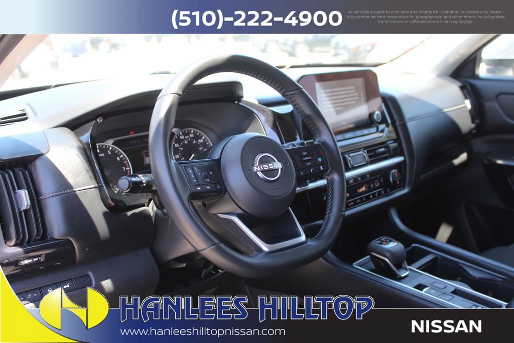 Used 2025 Nissan Pathfinder SV FWD image 12