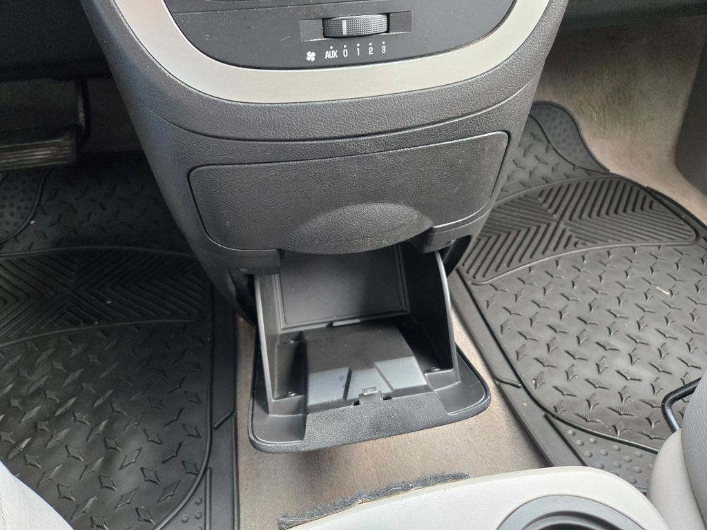 Used 2006 Pontiac Montana SV6 w/ Convenience Package FWD image 24