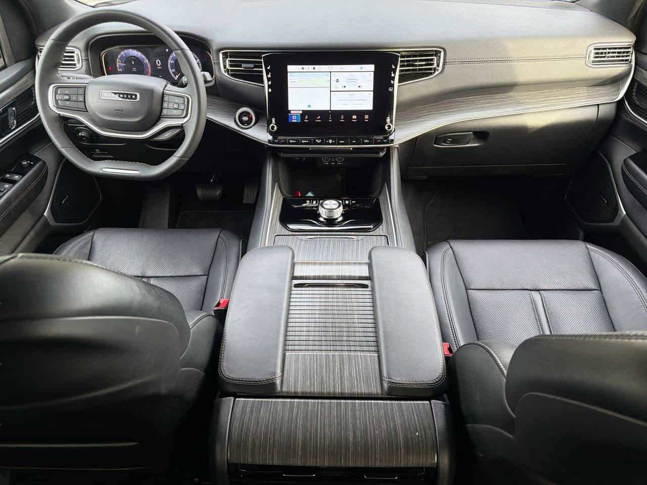 Used 2024 Jeep Wagoneer Series II w/ Flexible Seating Group image 11