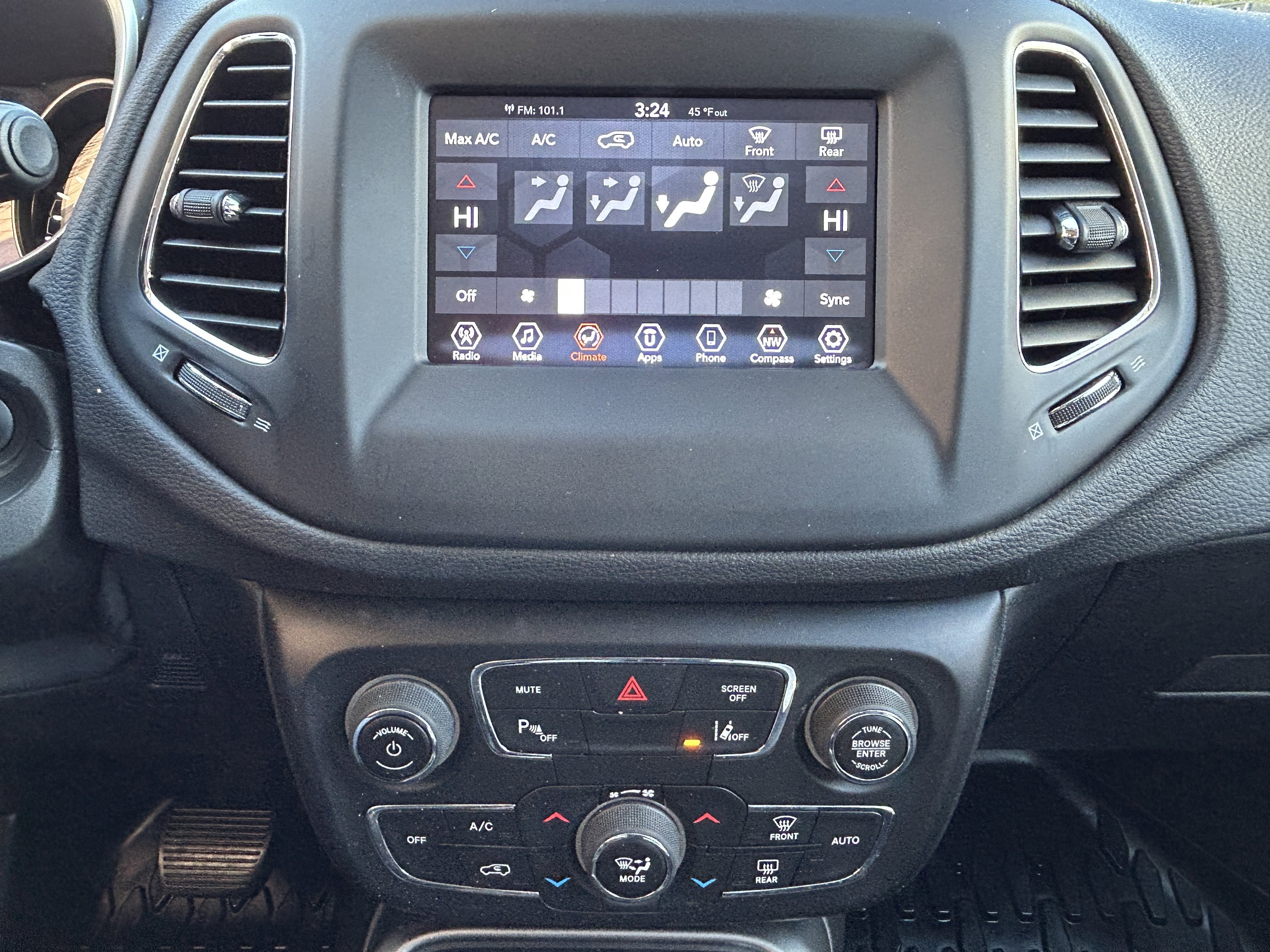 Used 2020 Jeep Compass Latitude AWD/4WD image 19