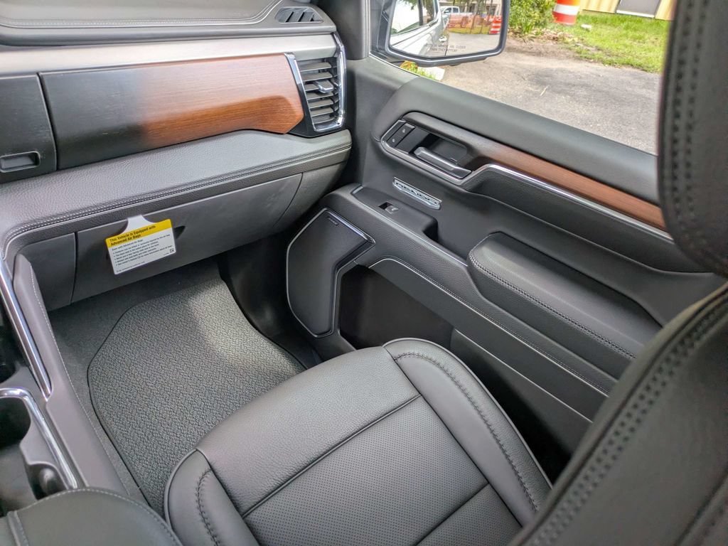 New 2026 GMC Sierra 1500 Denali w/ Denali Reserve Package AWD/4WD image 17