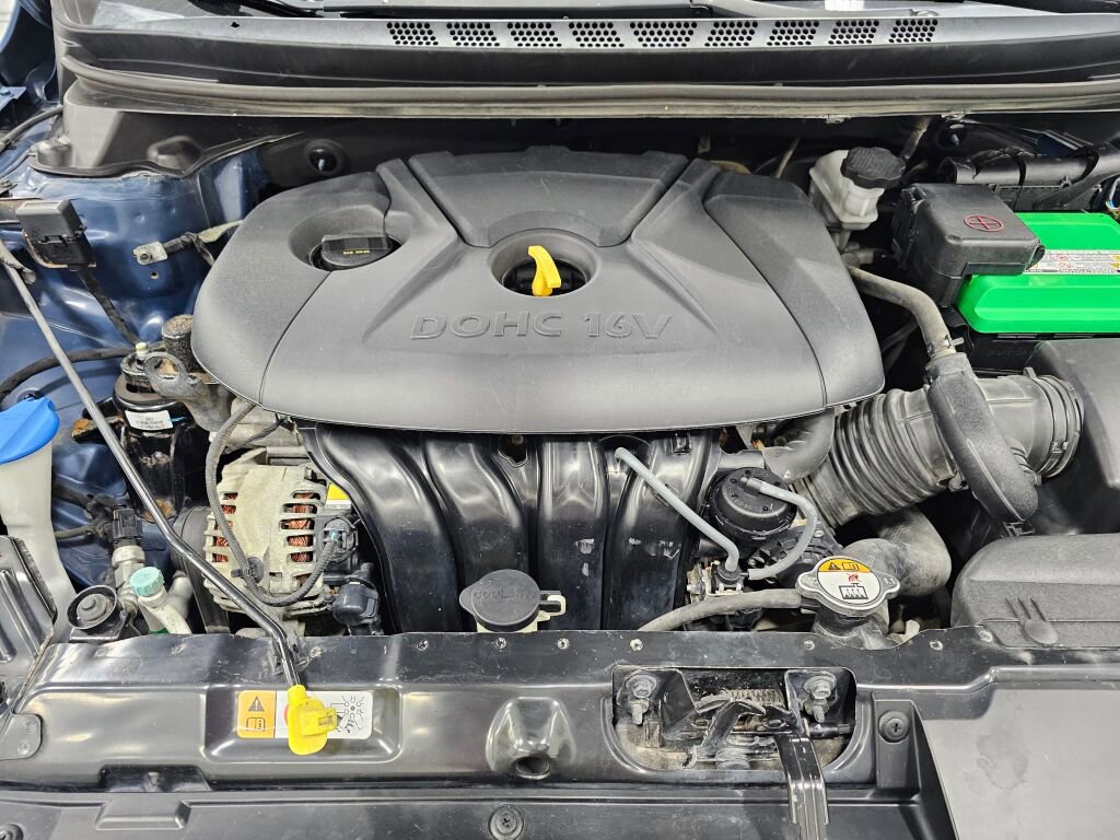 Used 2015 Hyundai Elantra SE FWD image 30