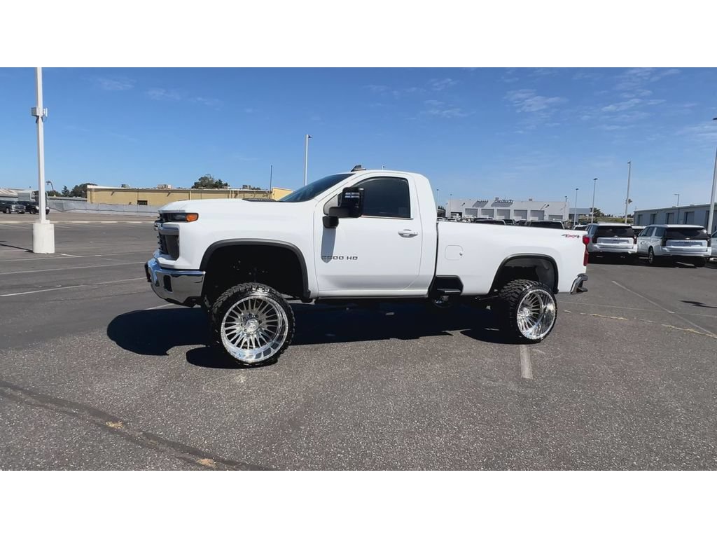 Used 2024 Chevrolet Silverado 2500 LT AWD/4WD image 6