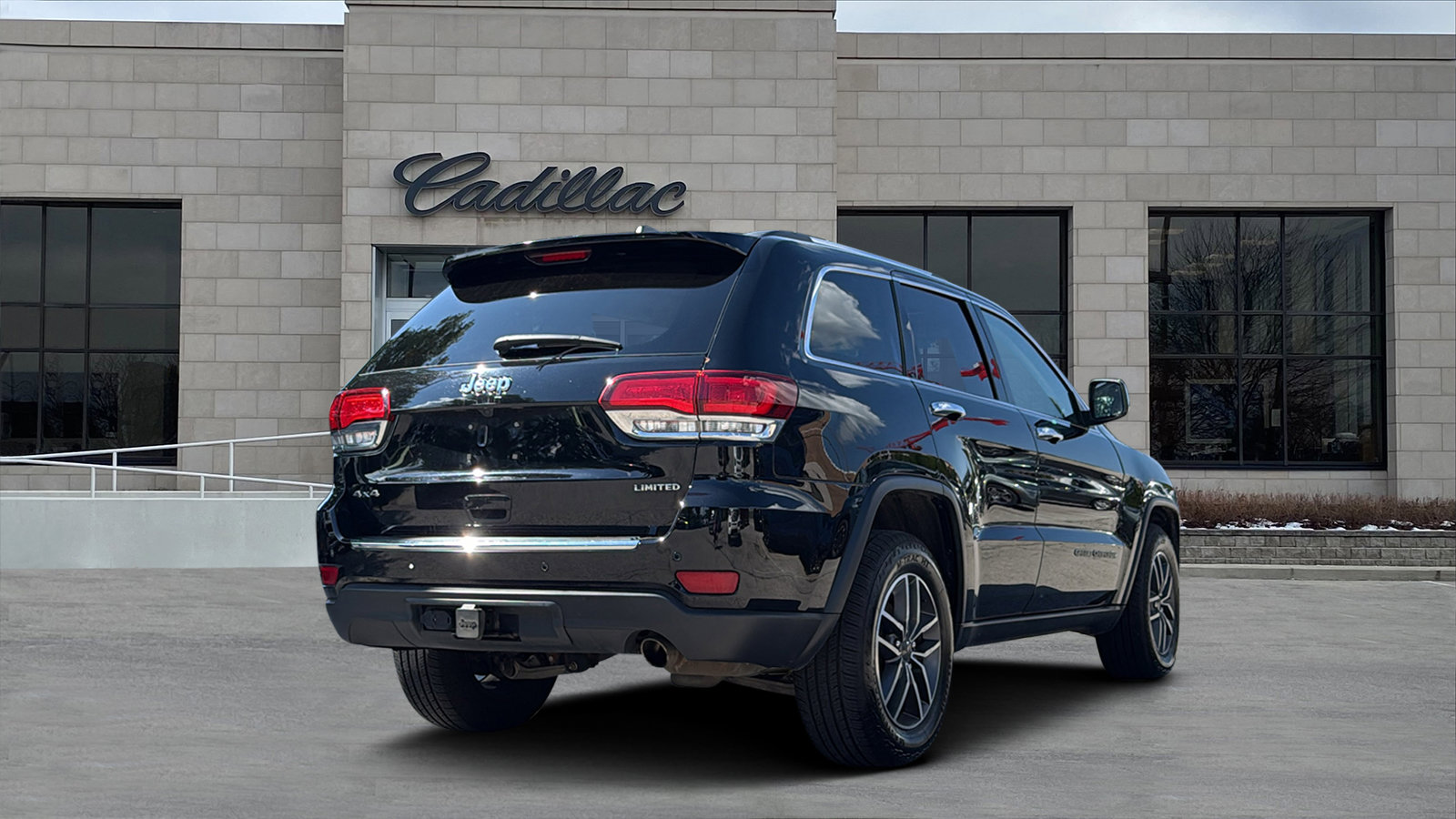 Used 2020 Jeep Grand Cherokee Limited w/ Luxury Group II AWD/4WD image 3