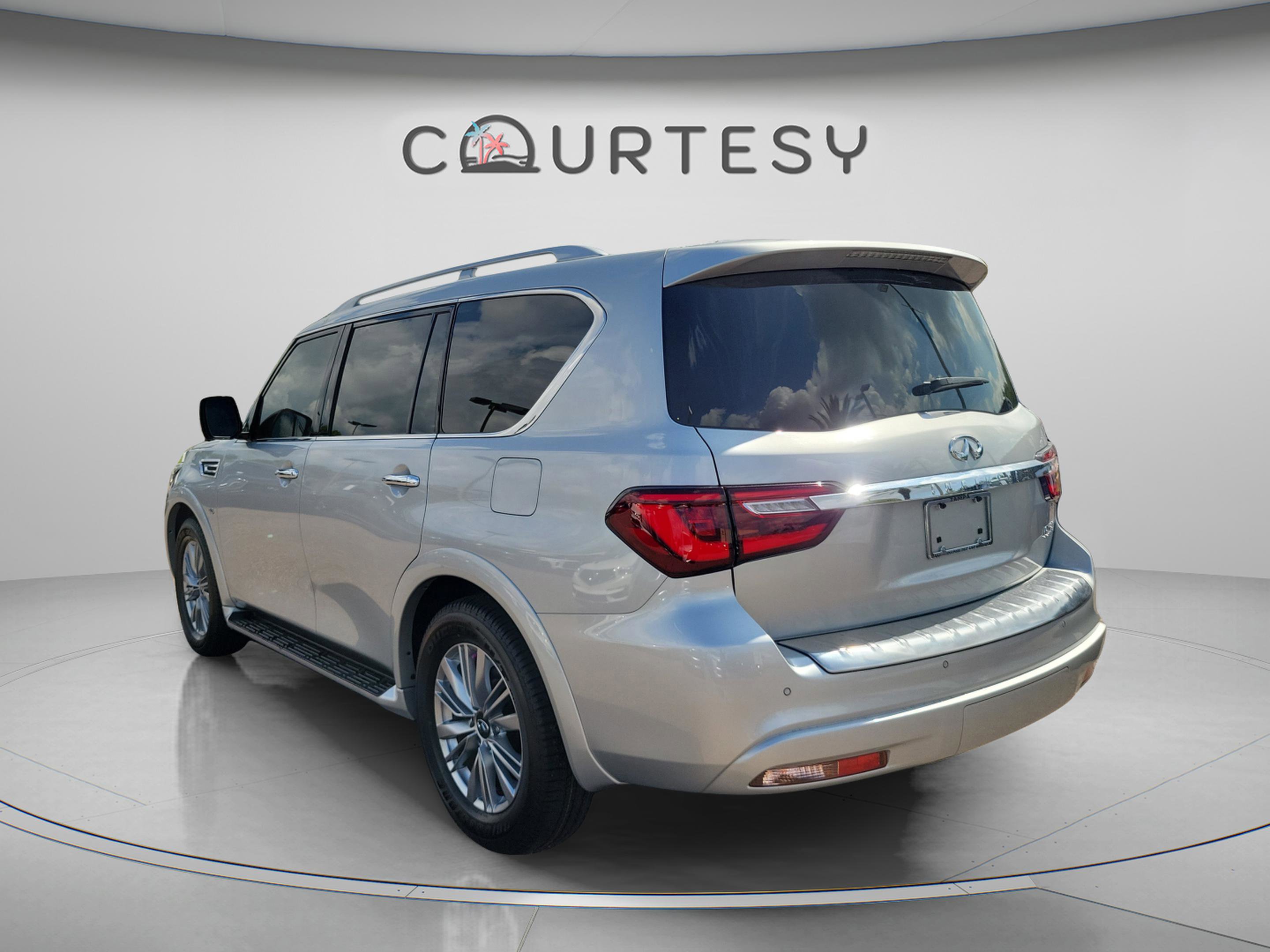 Certified 2019 INFINITI QX80 Luxe w/ Cargo Package AWD/4WD image 2