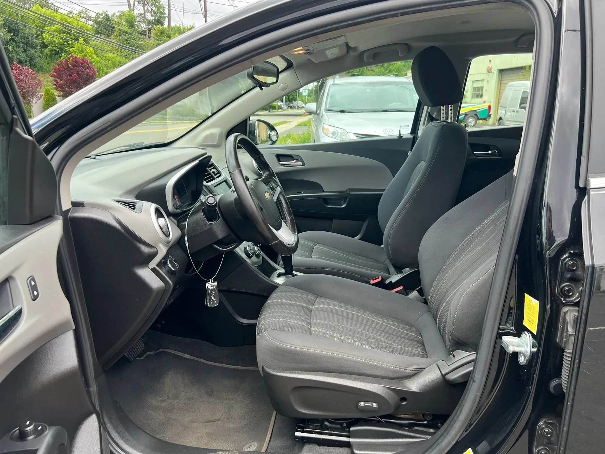 Used 2017 Chevrolet Sonic LT w/ Convenience Package FWD image 25