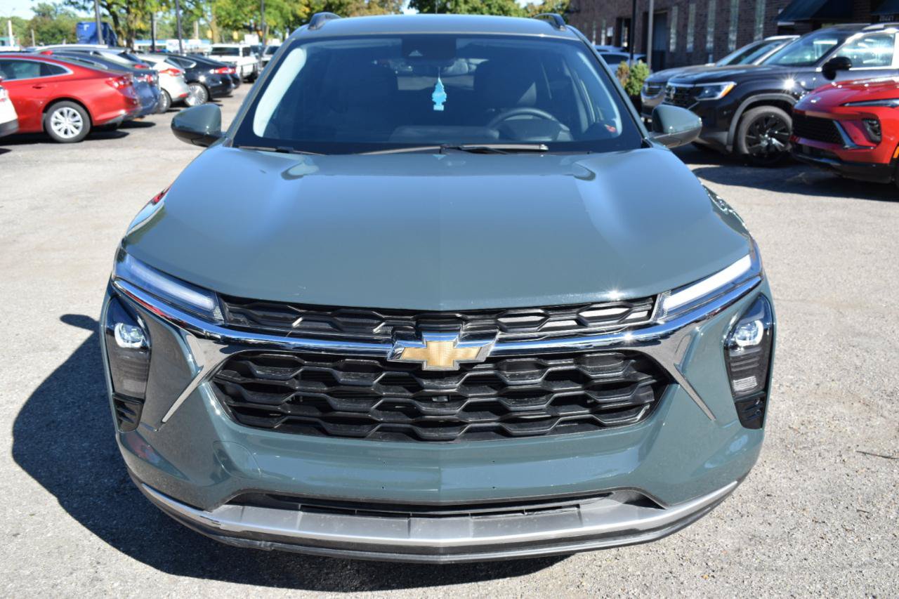 Used 2026 Chevrolet Trax LT w/ LT Convenience Package FWD image 5
