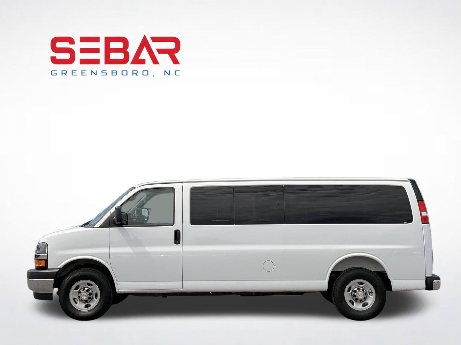 Used 2026 Chevrolet Express 3500 LT w/ LT Preferred Equipment Group RWD image 9