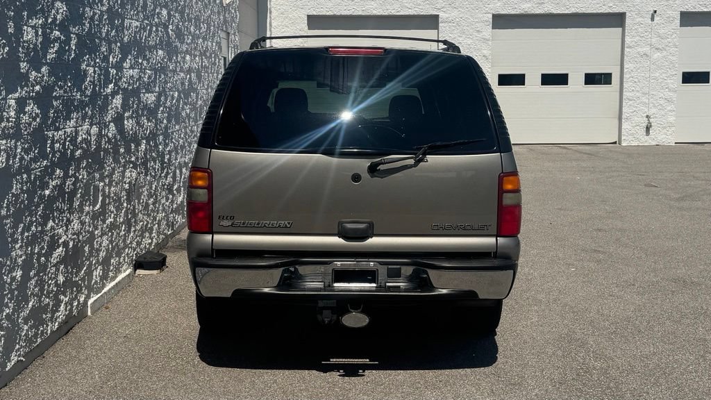 Used 2003 Chevrolet Suburban LS w/ LS Preferred Equipment Group AWD/4WD image 4