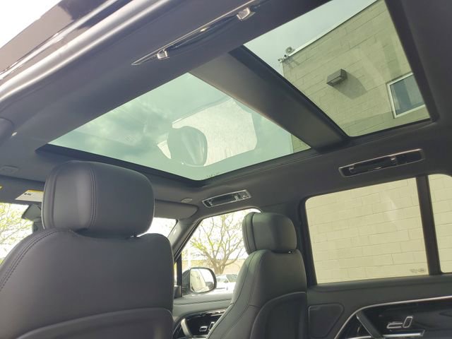 New 2024 Land Rover Range Rover SE AWD/4WD image 9