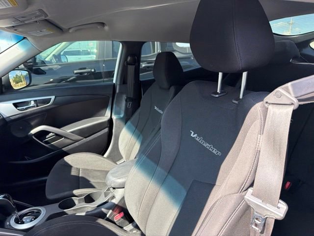 Used 2016 Hyundai Veloster FWD image 17