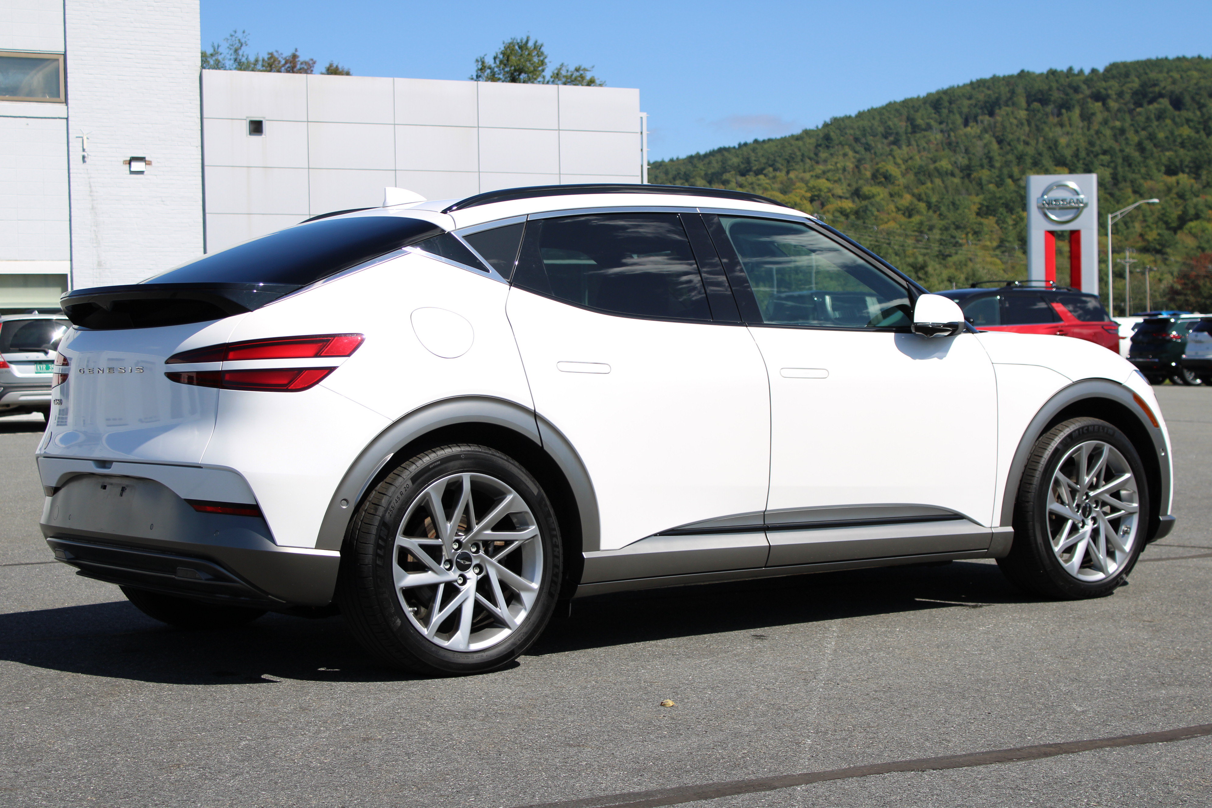 Used 2023 Genesis GV60 Advanced AWD/4WD image 6