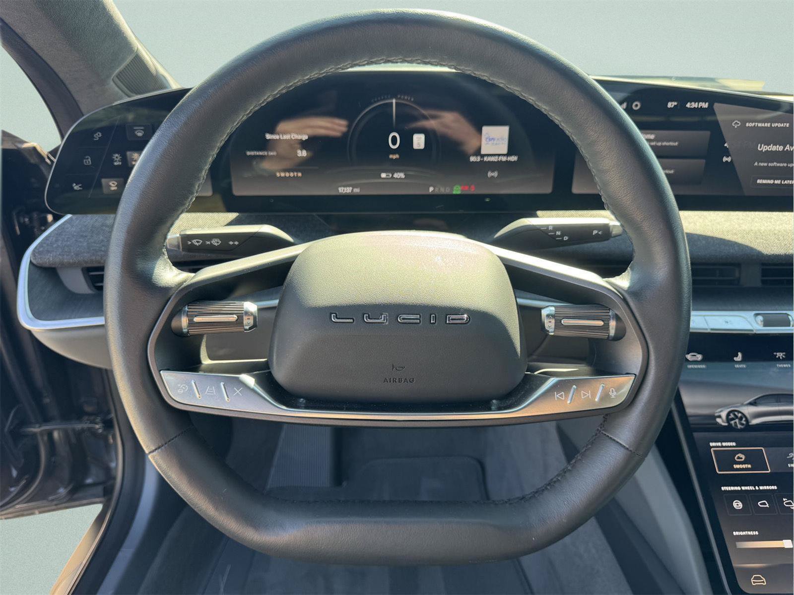 Used 2024 Lucid Air Touring AWD/4WD image 17