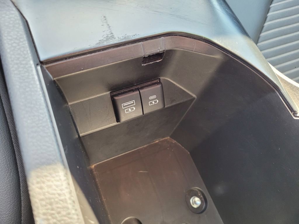 Used 2022 Toyota Camry SE FWD image 17