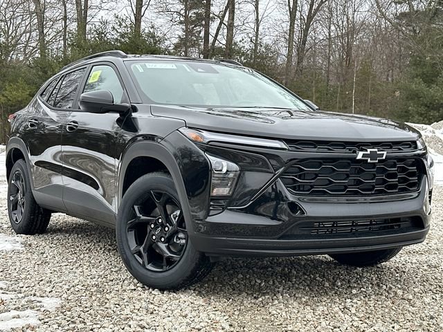 New 2026 Chevrolet Trax LT w/ Driver Confidence Package FWD image 2