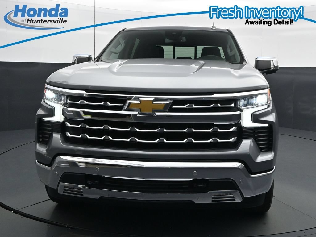 Used 2023 Chevrolet Silverado 1500 LTZ w/ LTZ Convenience Package II AWD/4WD image 3