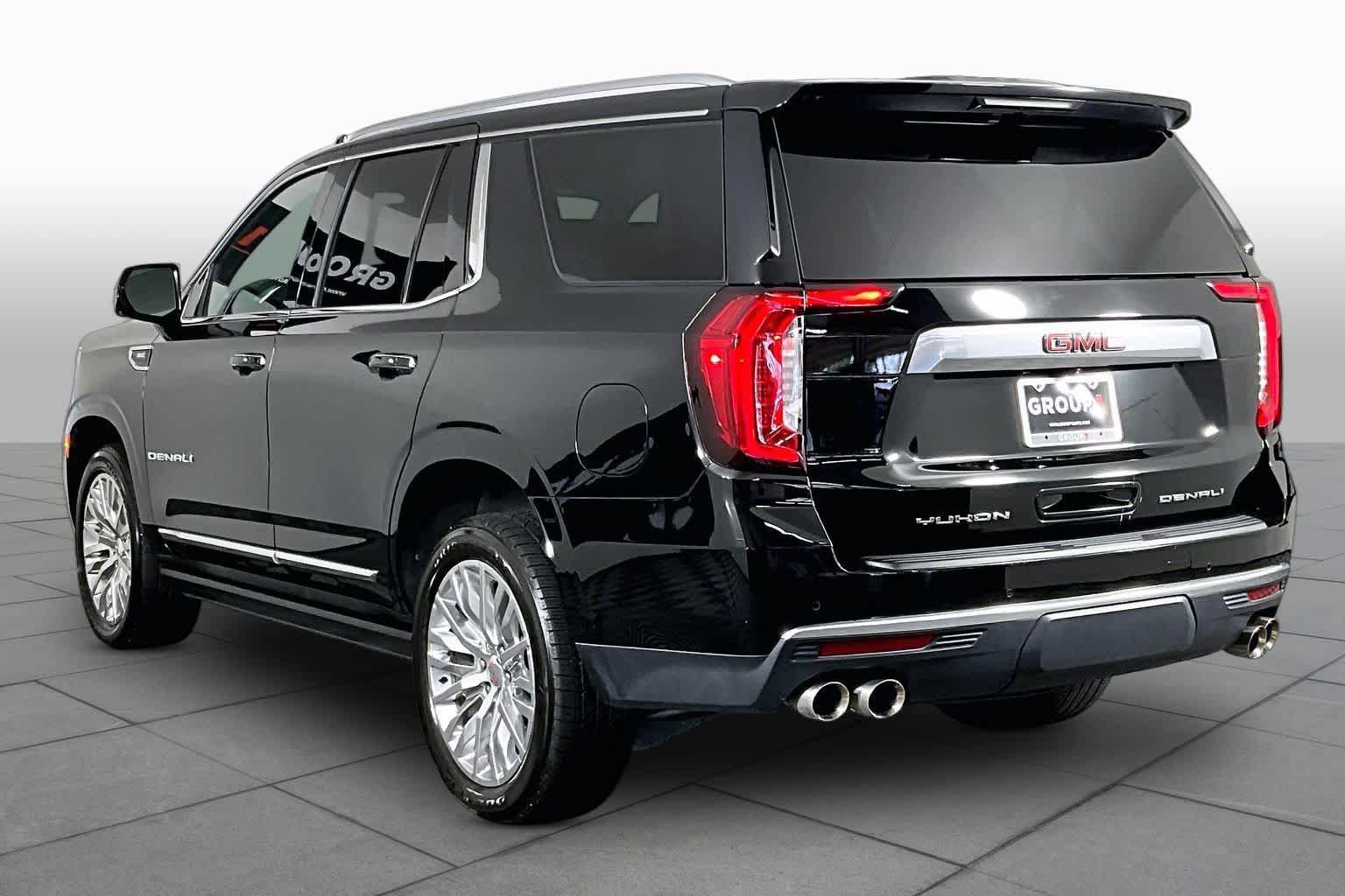 Used 2023 GMC Yukon Denali RWD image 12