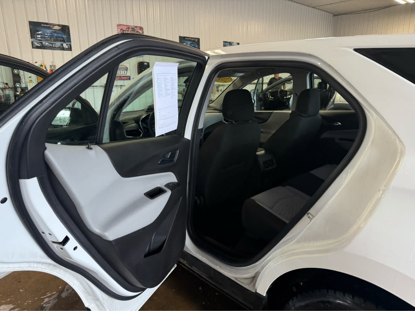 Used 2019 Chevrolet Equinox LS AWD/4WD image 16
