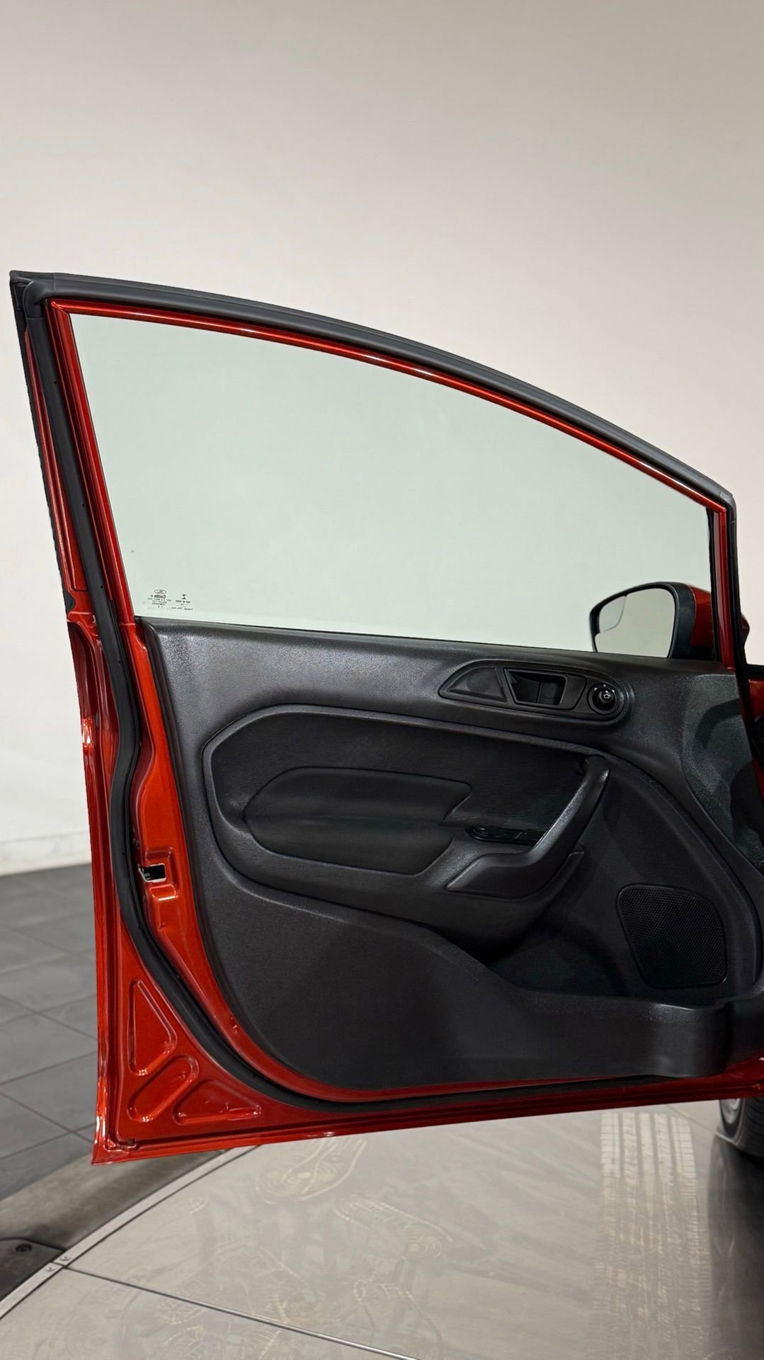 Used 2018 Ford Fiesta SE image 31