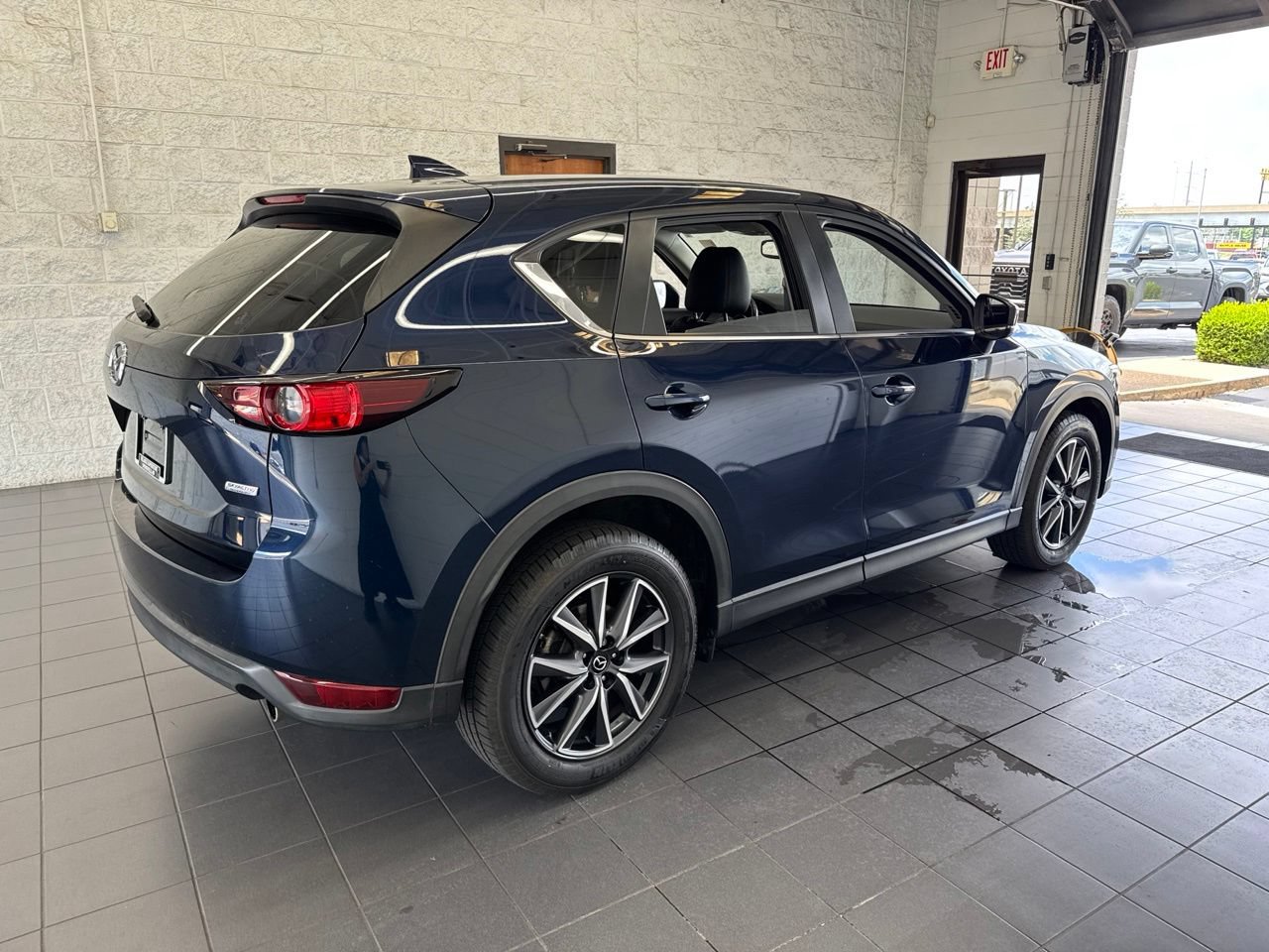 Used 2018 MAZDA CX-5 Touring w/ Preferred Equipment Package AWD/4WD image 8