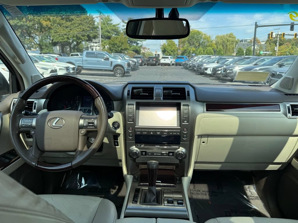 Used 2018 Lexus GX 460 Premium w/ Premium Package AWD/4WD image 17