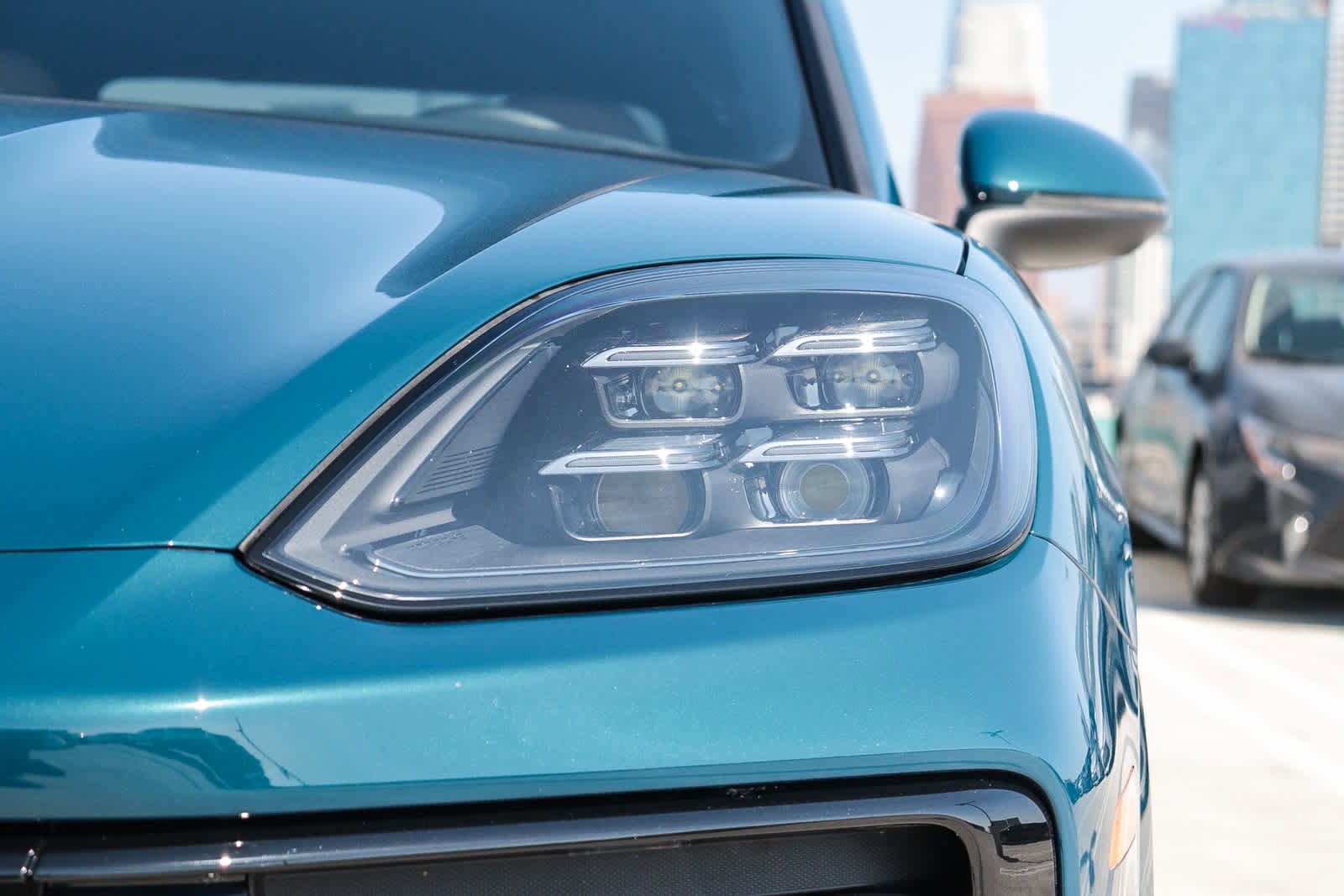 Used 2025 Porsche Cayenne Coupe image 4