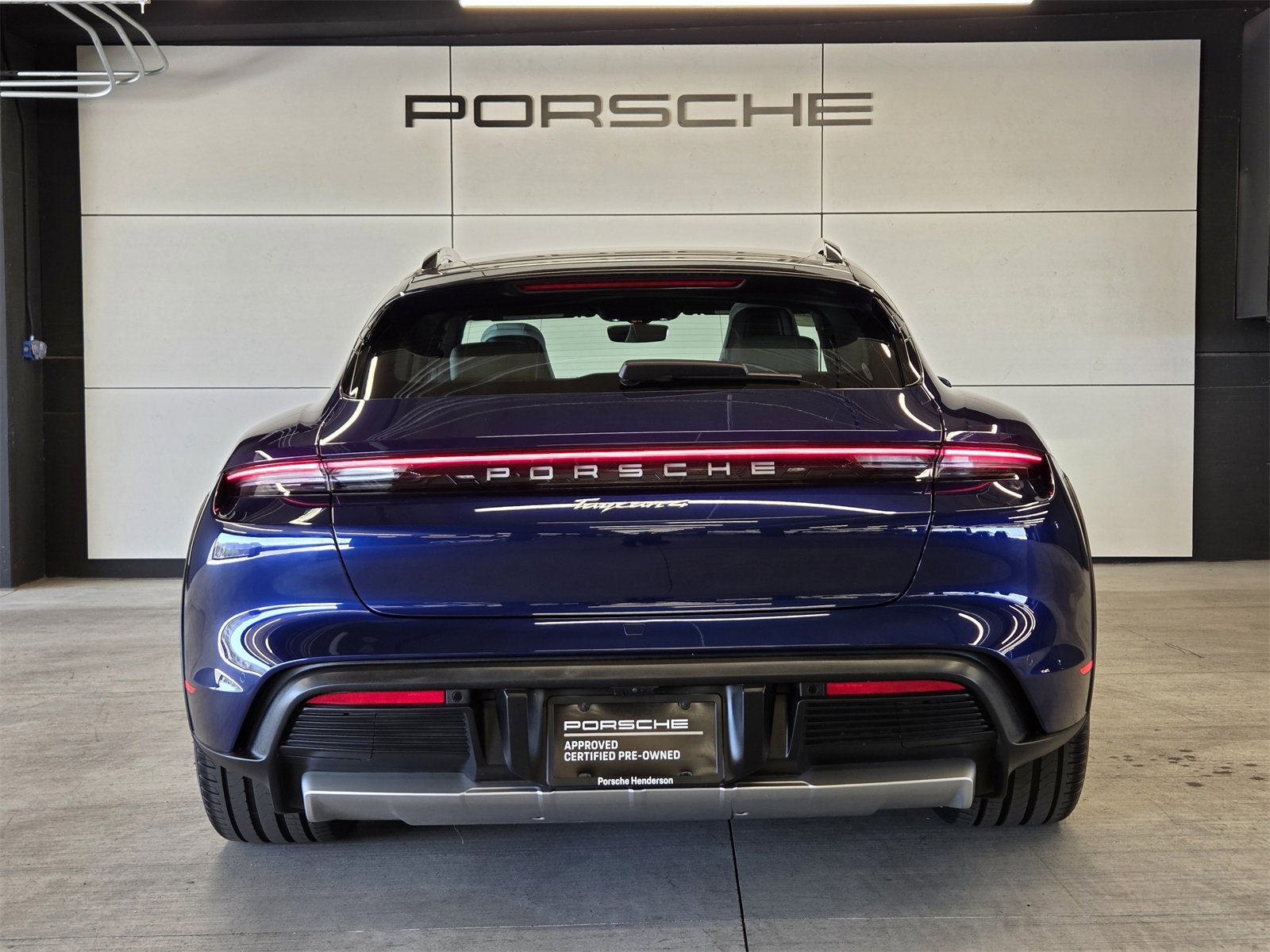 Used 2022 Porsche Taycan 4 Cross Turismo image 7