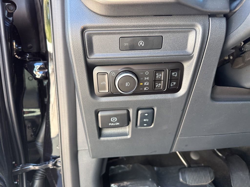 Used 2025 Ford F150 Lariat w/ Equipment Group 501A Mid image 15