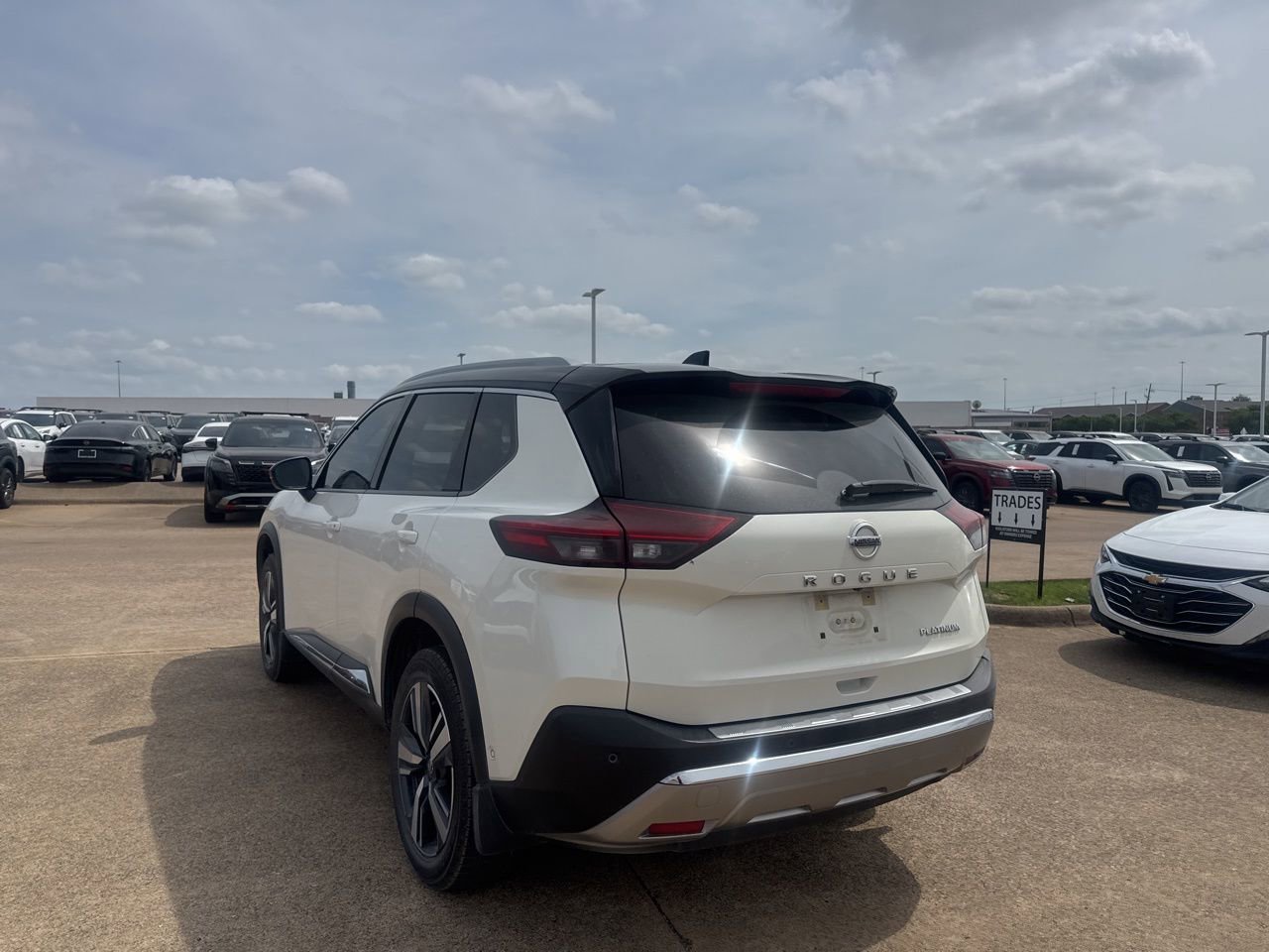 Used 2021 Nissan Rogue Platinum image 13